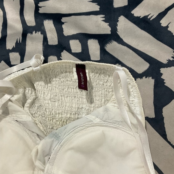 White and black corset - Picture 3 of 3